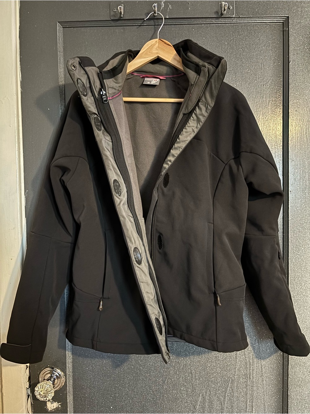 Salomon women’s Black ski Jacket - Picture 4 of 5